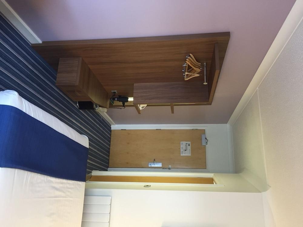 Holiday Inn Express, Chester Racecourse By Ihg Exteriör bild