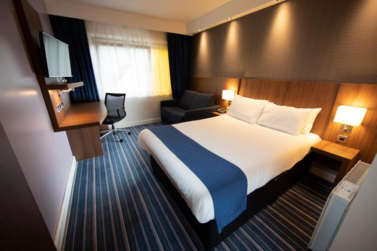 Holiday Inn Express, Chester Racecourse By Ihg Exteriör bild