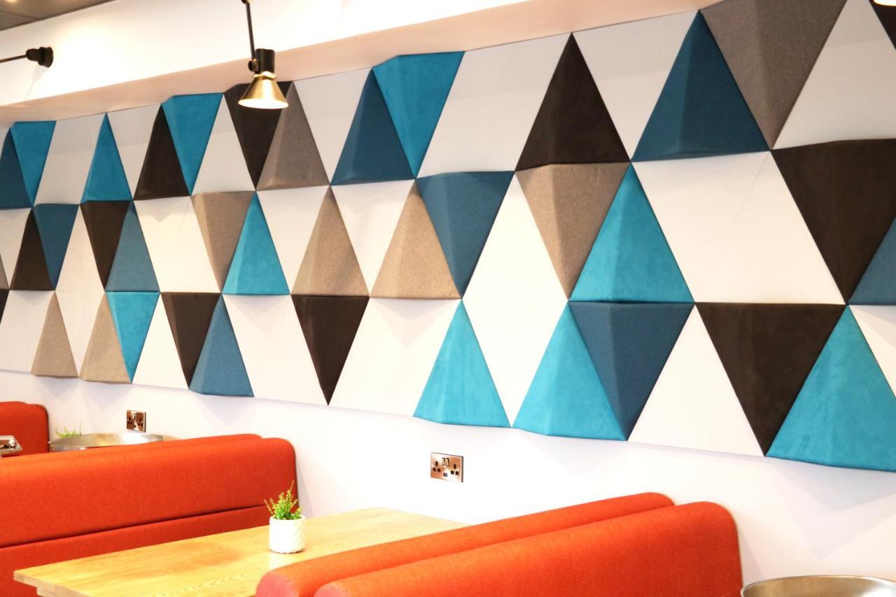 Holiday Inn Express, Chester Racecourse By Ihg Exteriör bild