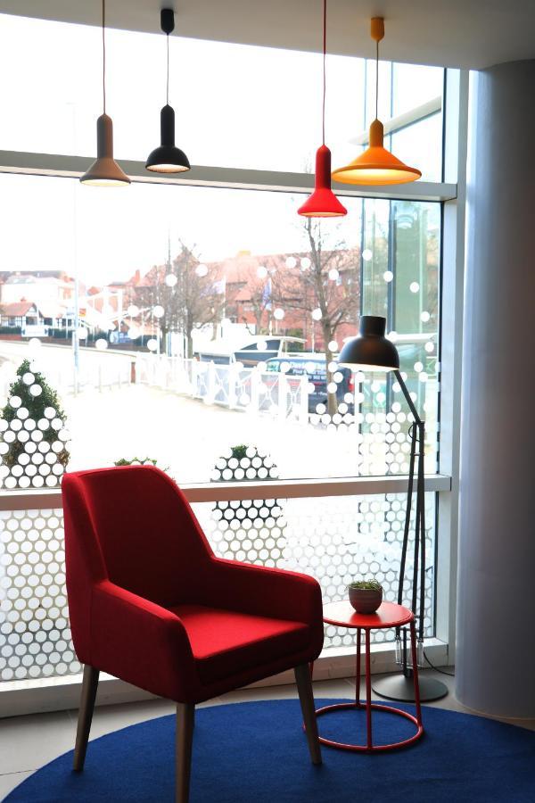 Holiday Inn Express, Chester Racecourse By Ihg Exteriör bild