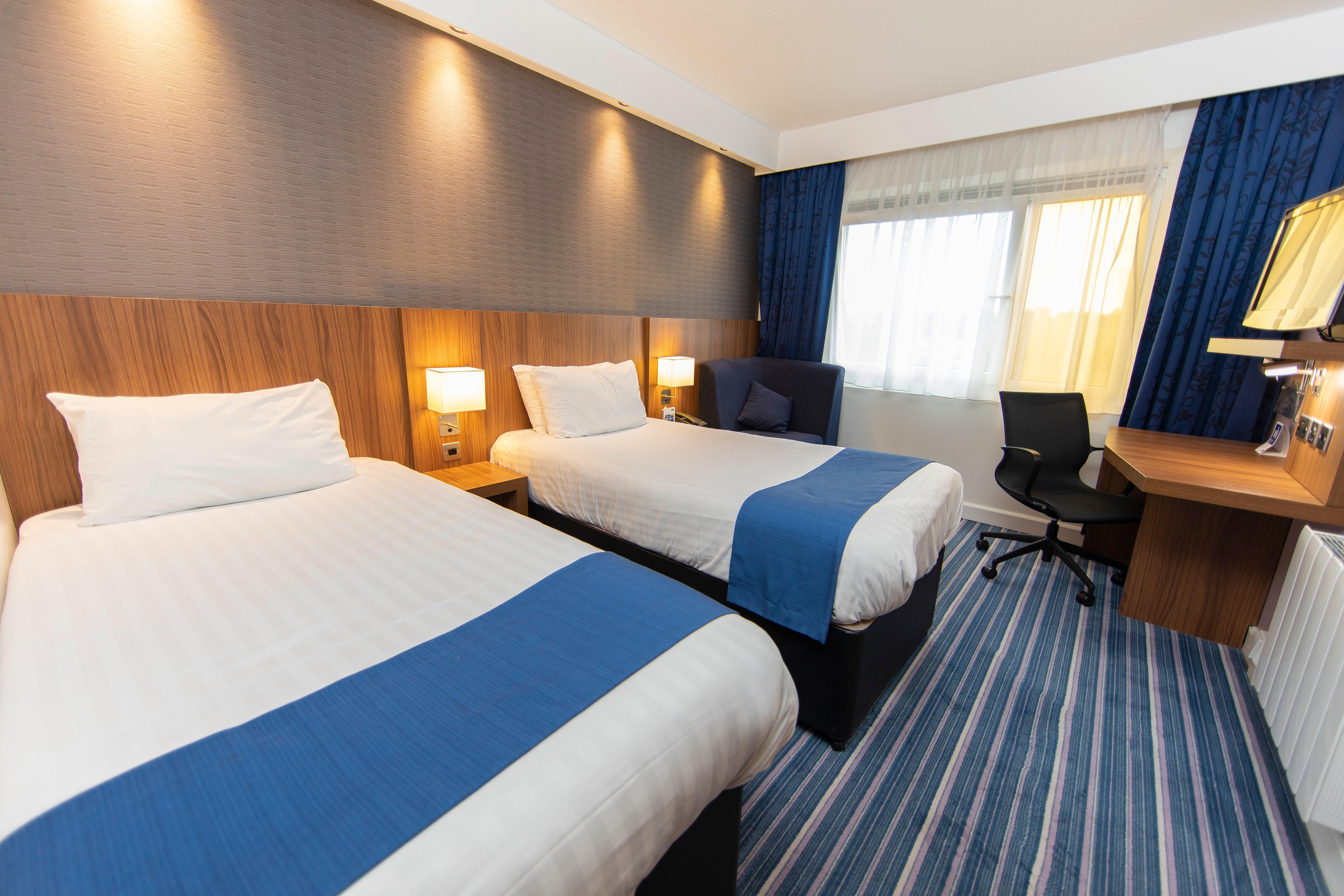 Holiday Inn Express, Chester Racecourse By Ihg Exteriör bild