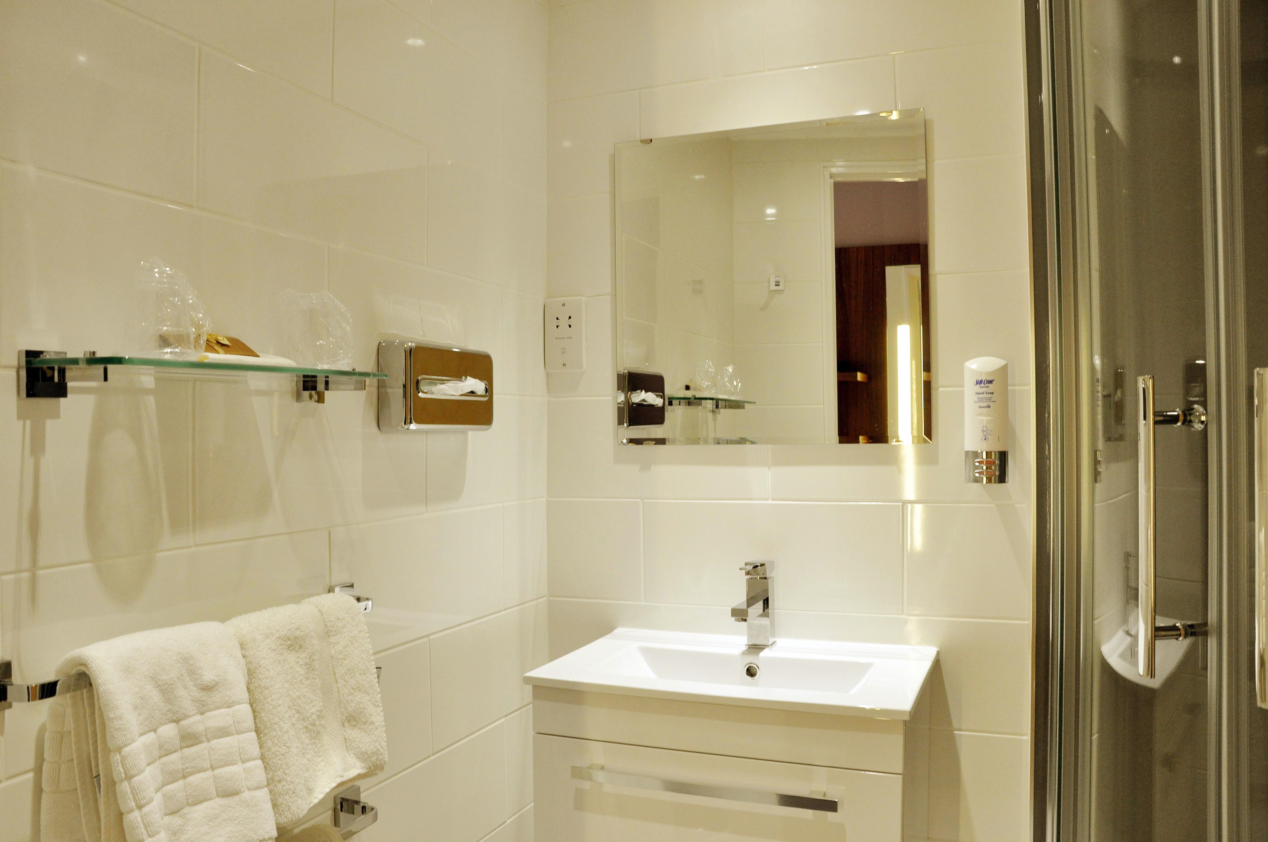 Holiday Inn Express, Chester Racecourse By Ihg Exteriör bild