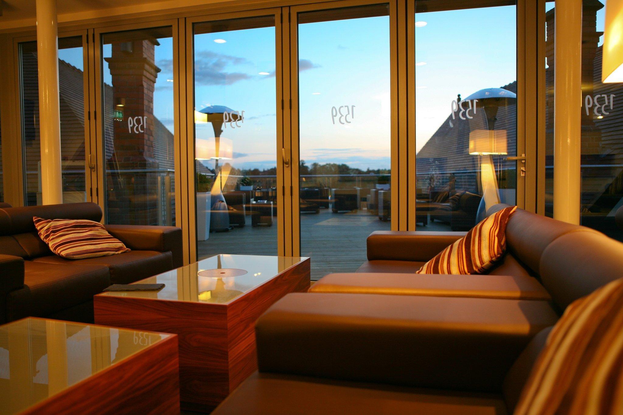 Holiday Inn Express, Chester Racecourse By Ihg Exteriör bild