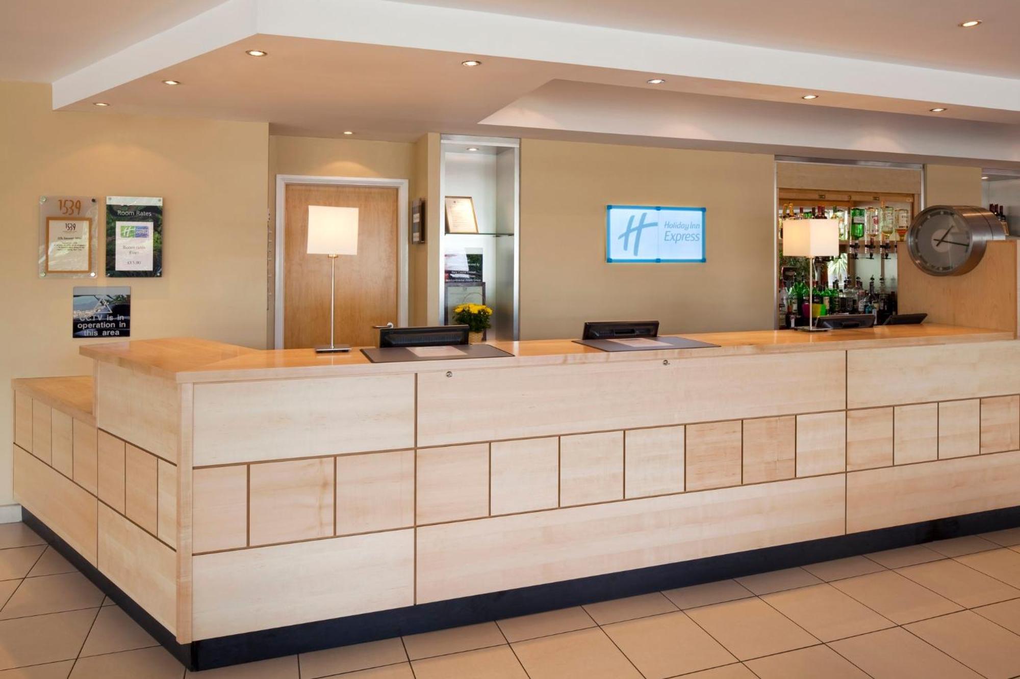 Holiday Inn Express, Chester Racecourse By Ihg Exteriör bild