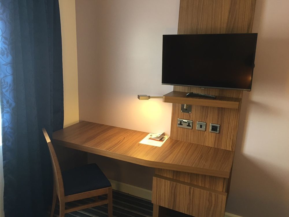 Holiday Inn Express, Chester Racecourse By Ihg Exteriör bild
