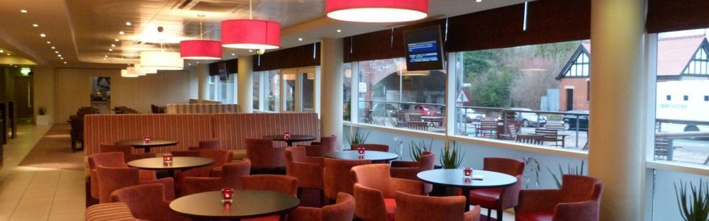 Holiday Inn Express, Chester Racecourse By Ihg Exteriör bild