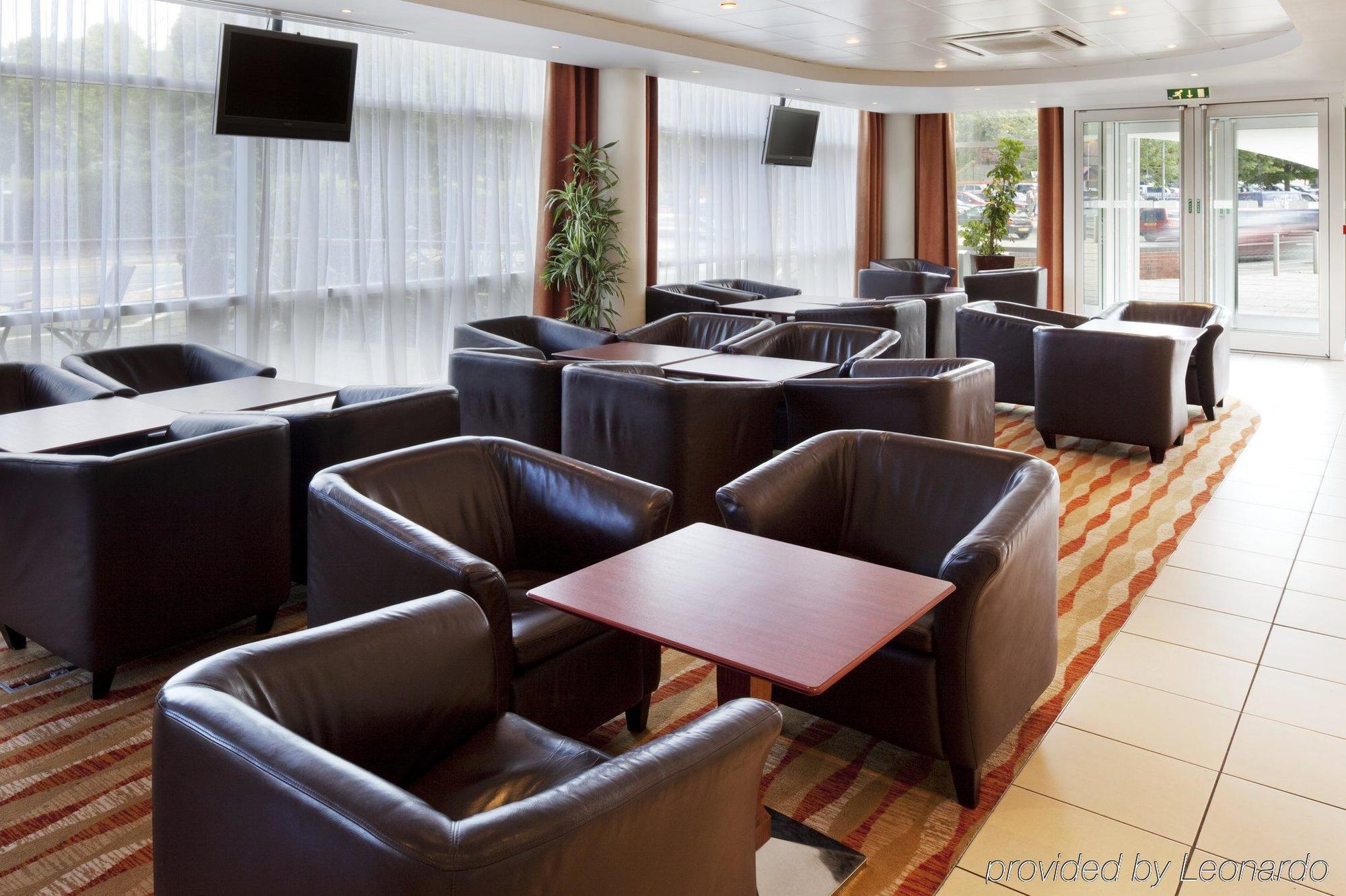 Holiday Inn Express, Chester Racecourse By Ihg Exteriör bild