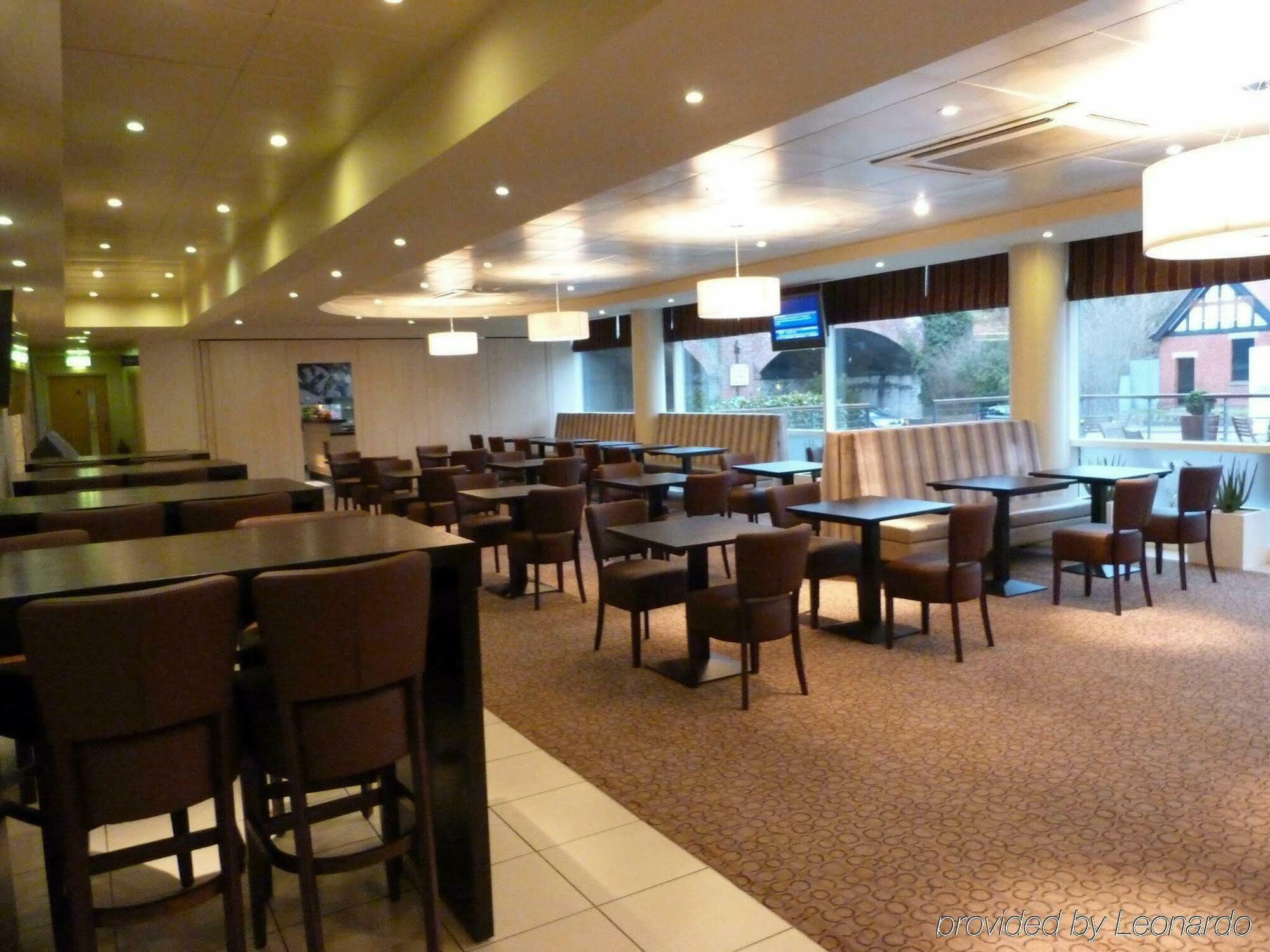 Holiday Inn Express, Chester Racecourse By Ihg Exteriör bild
